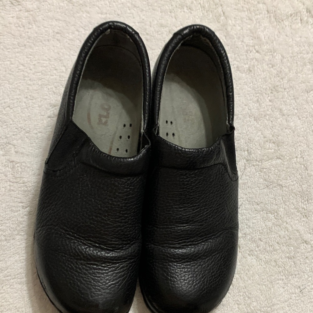 Klogs Black Slip-Resistant Shoes